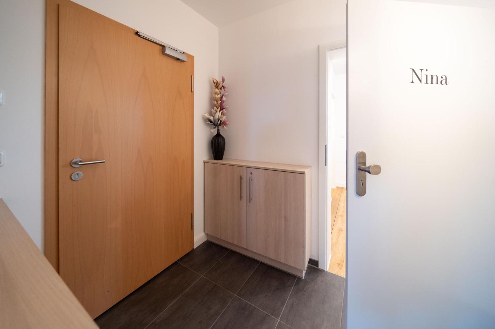Apartamento Moebliertes Wohnen - Nina Rostock Exterior foto